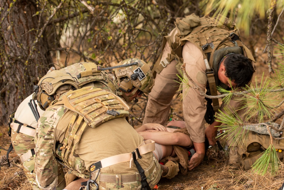 Joint Search and Rescue Training with the IDANG and U.S. Navy