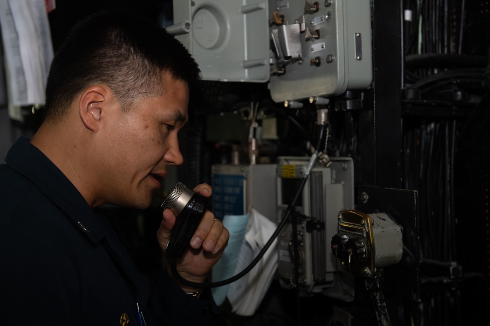 USS Princeton CO speaks to the crew