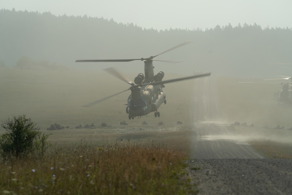 12th CAB and 173rd air assault into Hohenfels for Saber Junction 20