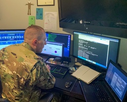 Army Reserve Cyber Soldiers Leverage Civilian Skills During COVID-19