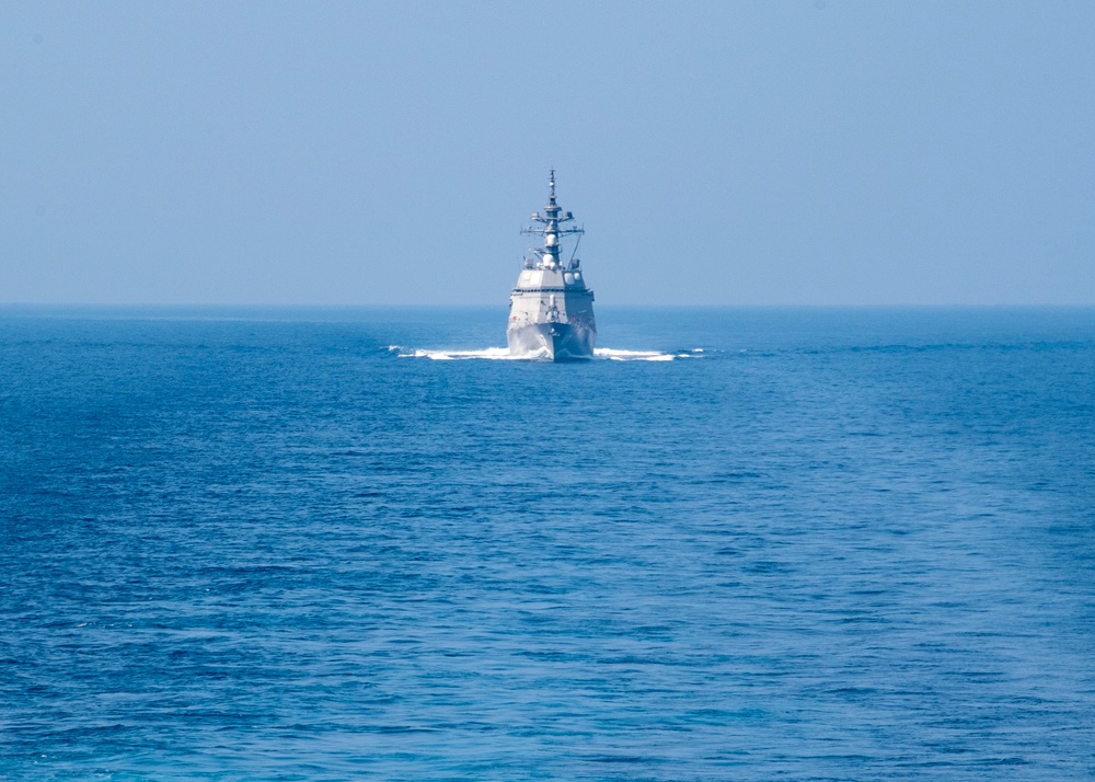 USS Mustin Sails Alongside JS Suzutsuki