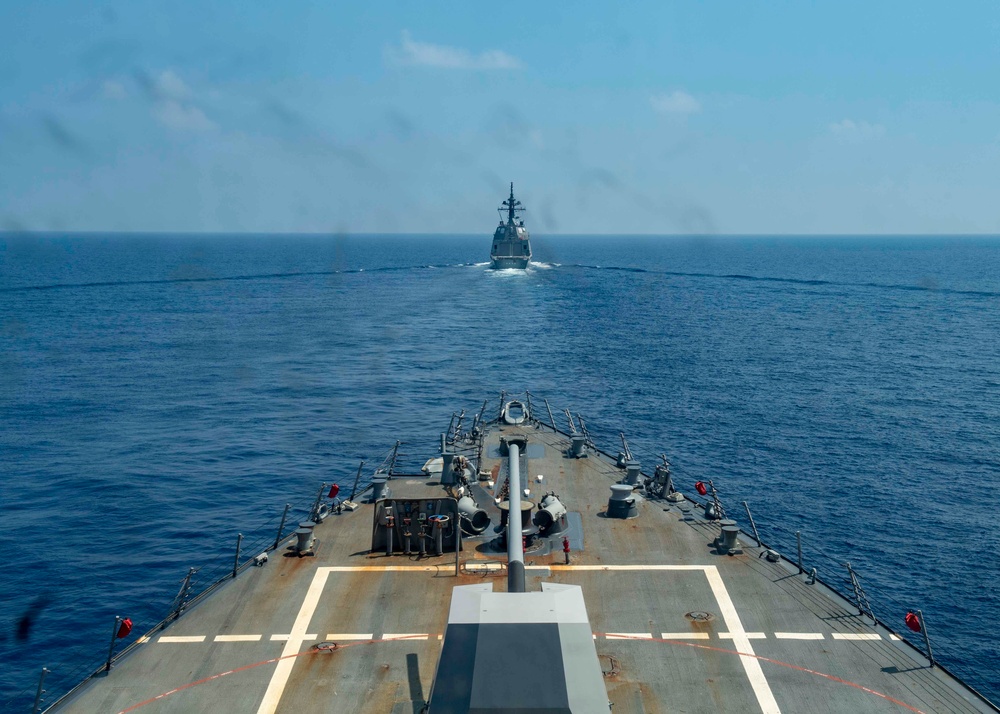 USS Mustin Sails Alongside JS Suzutsuki