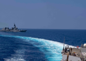 USS Mustin, JS Suzutsuki Integrate Operations in Support of Regional Stability