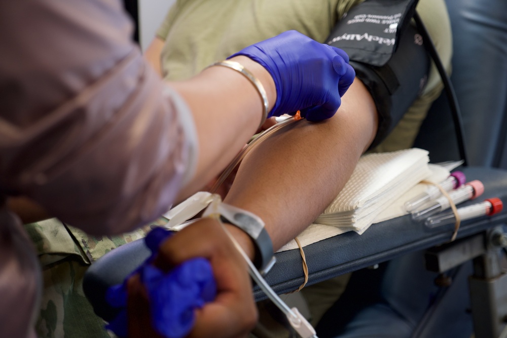 Florida Army National Guard Soldiers donate blood