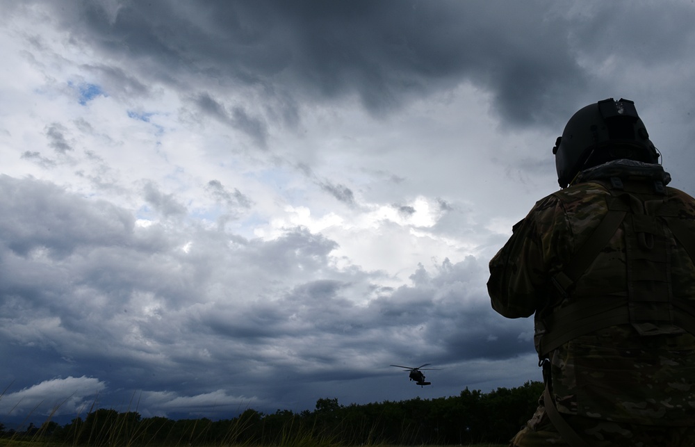 Joint Task Force-Bravo soldiers qualify for fast rope