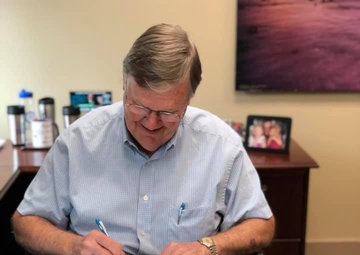 Corpus Christi Mayor signs Safe Boating Week Proclamation