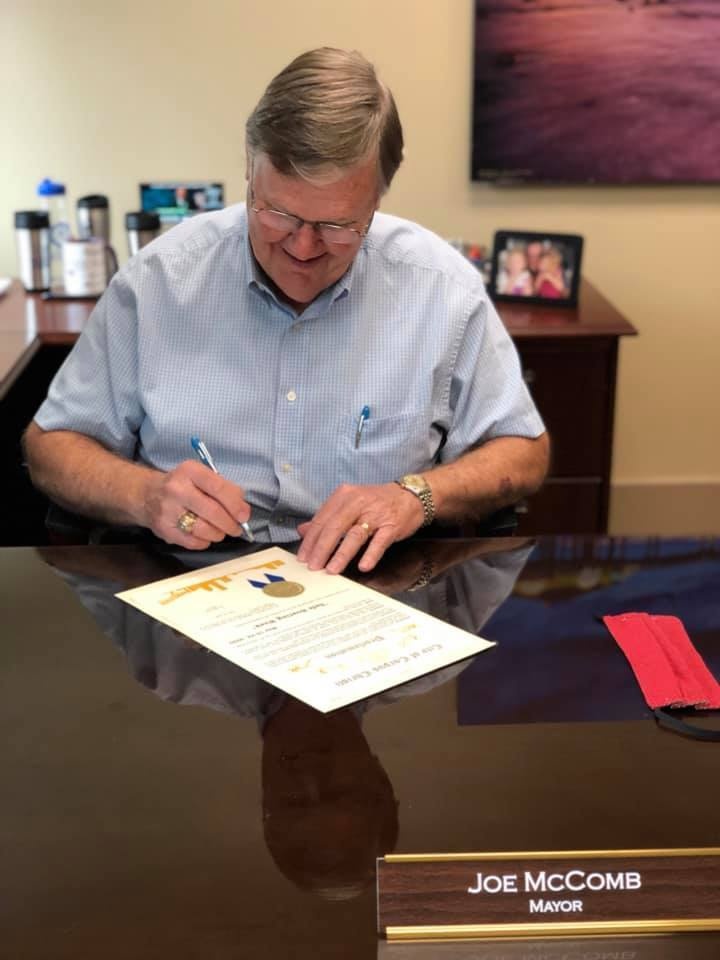 Corpus Christi Mayor signs Safe Boating Week Proclamation