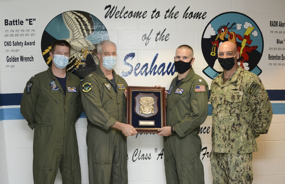 Airborne Command &amp; Control Squadron (VAW) 126 Seahawks receive the Aviation Safety award