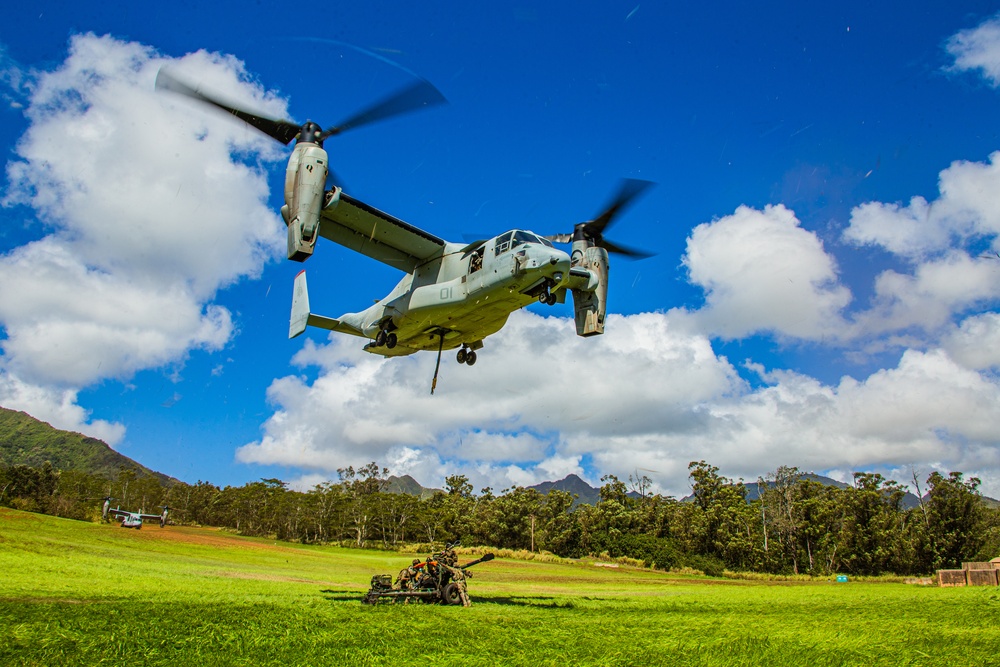 VMM-363 conducts external lifts