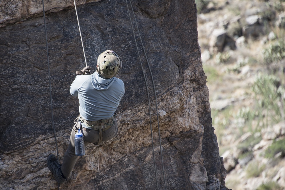 High-end, high angle rappelling