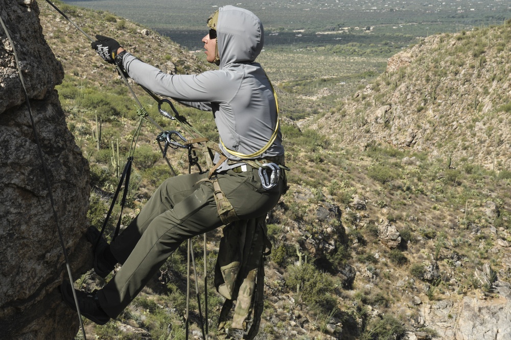 High-end, high angle rappelling