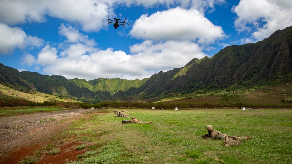 Marines with VMM-268 conduct raid with 25th ID