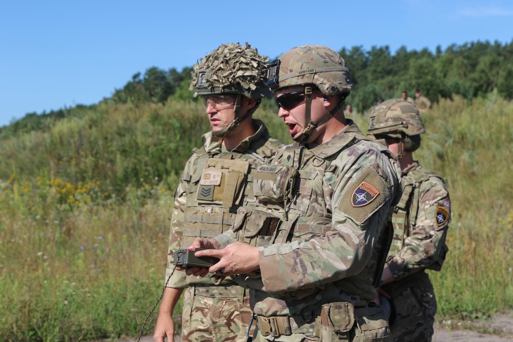 U.S. and U.K. Soldiers conduct explosives training together