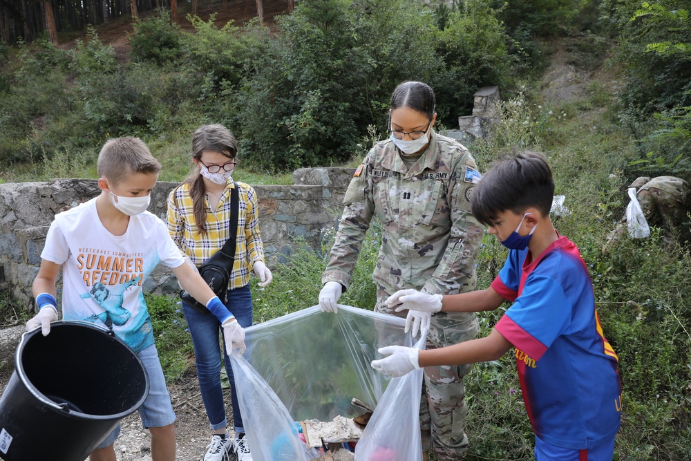 KFOR RC-E supports Mitrovica school beautification alongside students