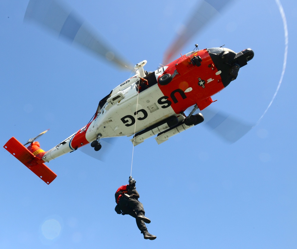 Coast Guard Canine Explosive Detection Team trains on Columbia River, OR