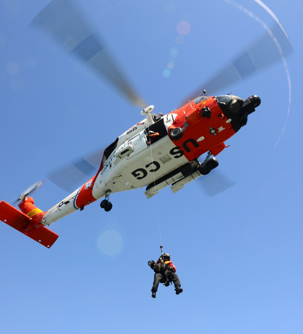 Coast Guard Canine Explosive Detection Team trains on Columbia River, OR