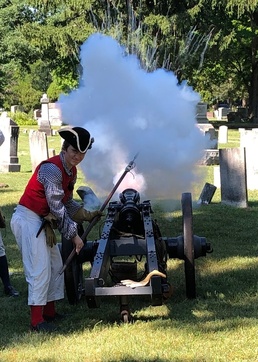 Two Early-American war veterans honored