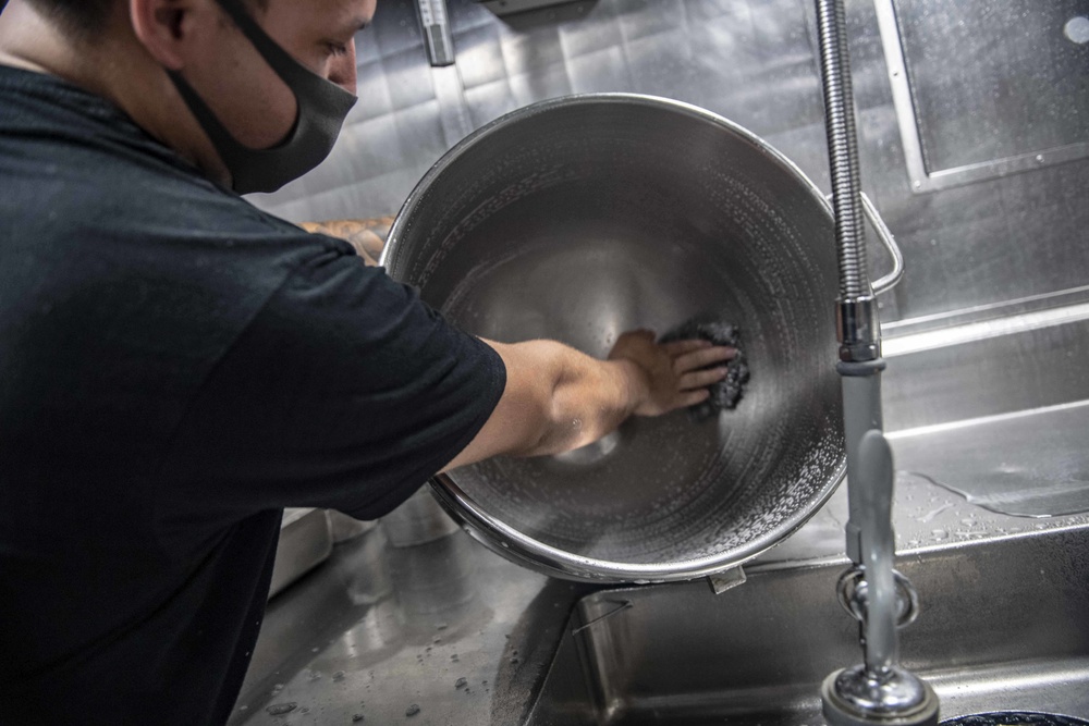 USS Shiloh Meal Preparation