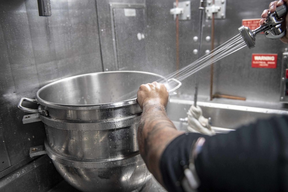 USS Shiloh Meal Preparation