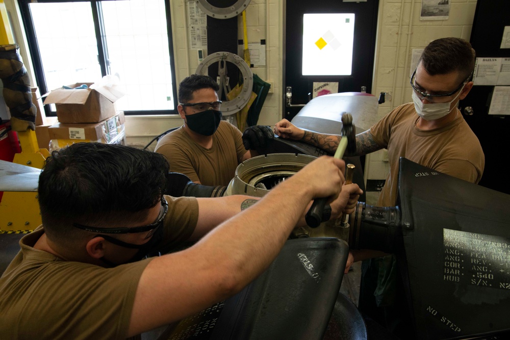 P-3 Propeller Disassembly