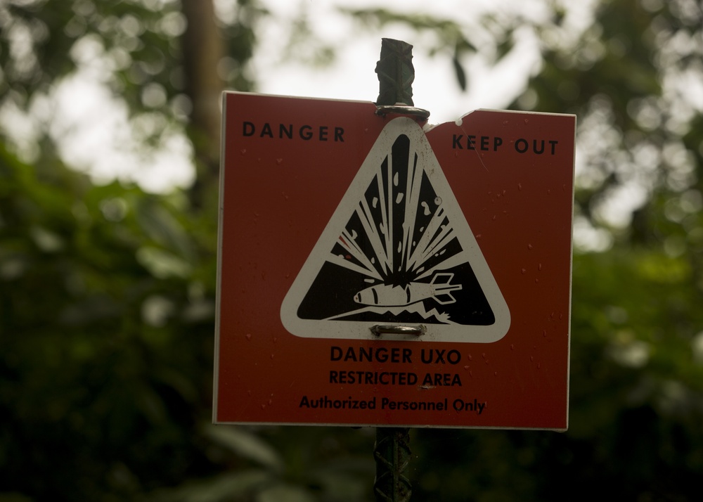 TF KM20 EOD Marines conduct subject matter expert exchange