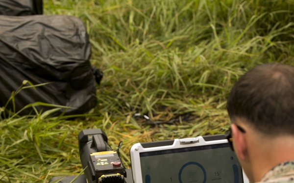 TF KM20 EOD Marines conduct subject matter expert exchange