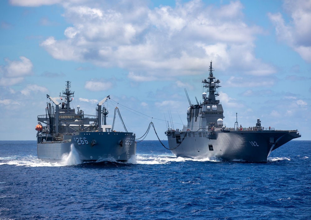 HMAS Sirius conducts a Replenishment at Sea
