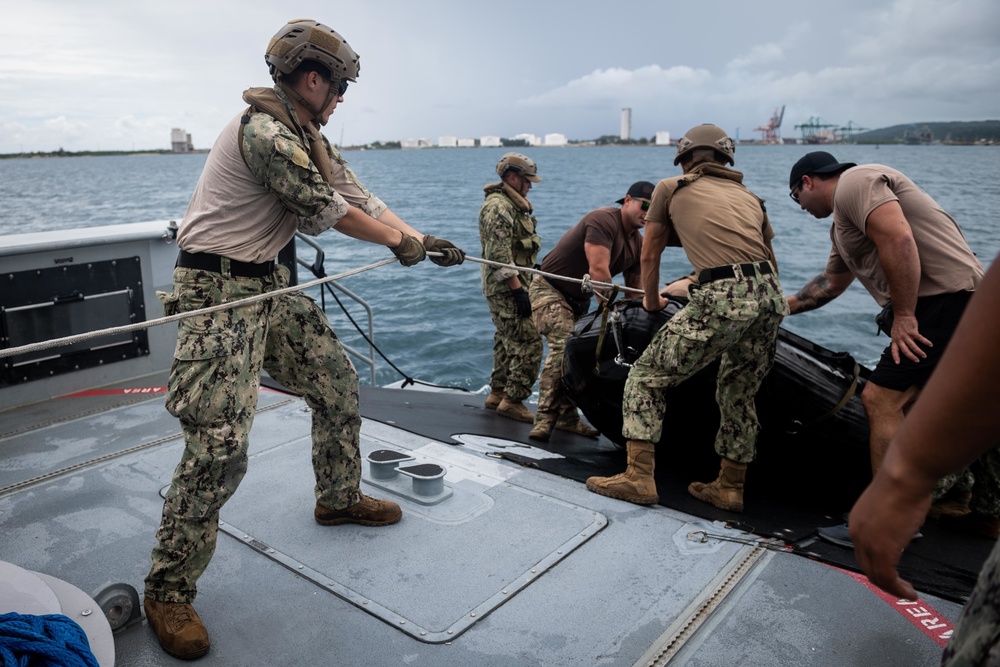 Riverines and EOD Execute ExMCM in Northern Mariana Islands