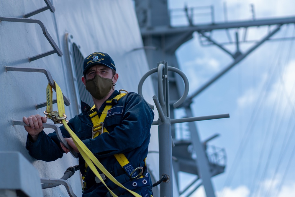 Headline: USS Halsey Conducts Portrait Operations