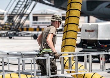 Maintainers ensure refuelers’ success