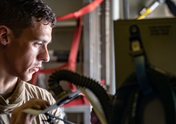 Maintainers ensure refuelers’ success