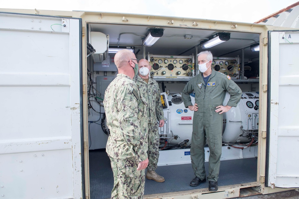 COMNAVAIRLANT visits MDSU2