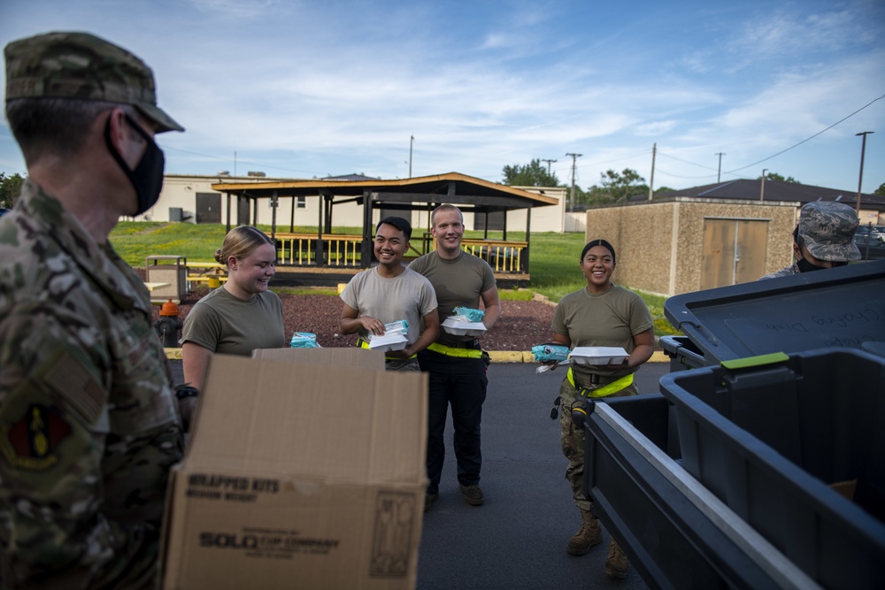 Seymour Social brings meals to flightline