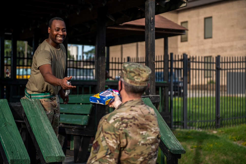 Seymour Social brings meals to flightline