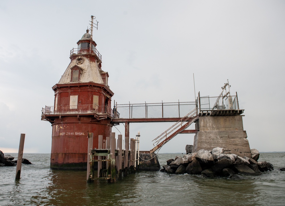 Aids to Navigation Team Cape May replaces battery in offshore lighthouse