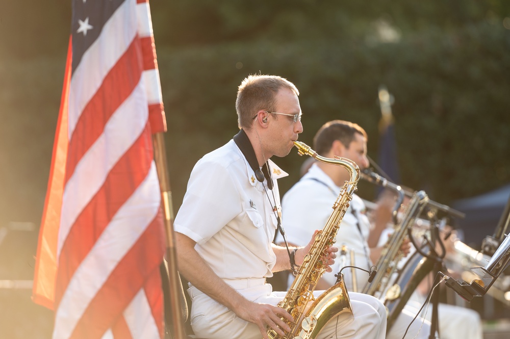 Navy Band performs at Washington Navy Yard