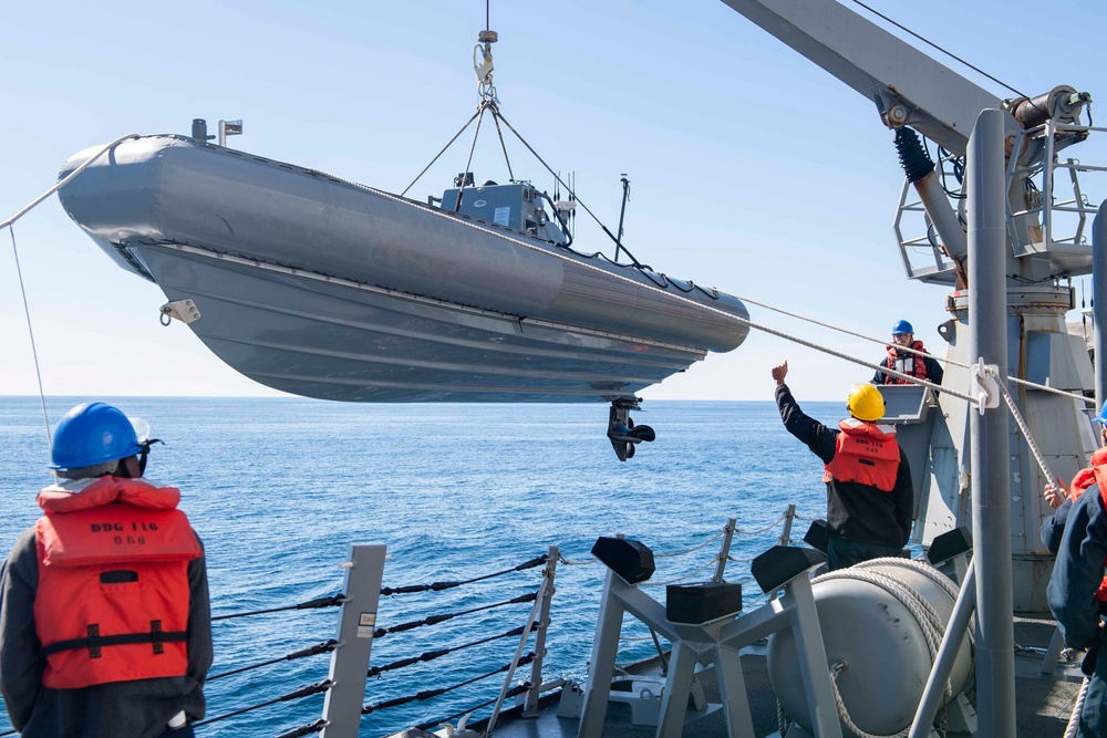 USS Thomas Hudner's (DDG 116) Visit, Board, Search and Seizure Team Conducts Boarding Drills with Royal Canadian Navy During Operation Nanook