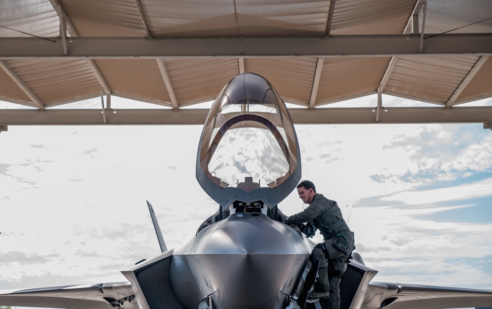 Luke AFB pilots complete first cMDx test
