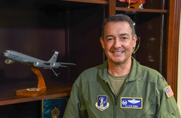 Colonel King is the new 117 ARW Commander