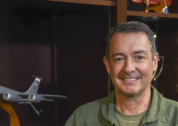 Colonel King is the new 117 ARW Commander