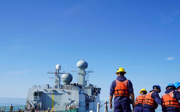 U.S. Coast Guard, Royal Danish navy conduct towing evolutions off Greenland
