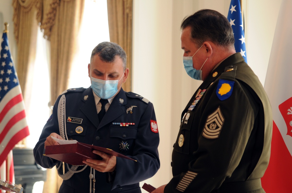 Senior Enlisted Leader Awarded the Silver Medal of the Polish Army