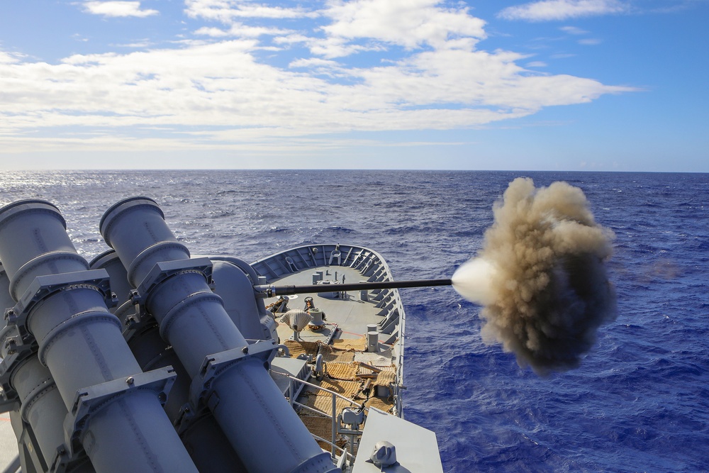 HMAS Arunta conducts a gunnery training on Ex RIMPAC20