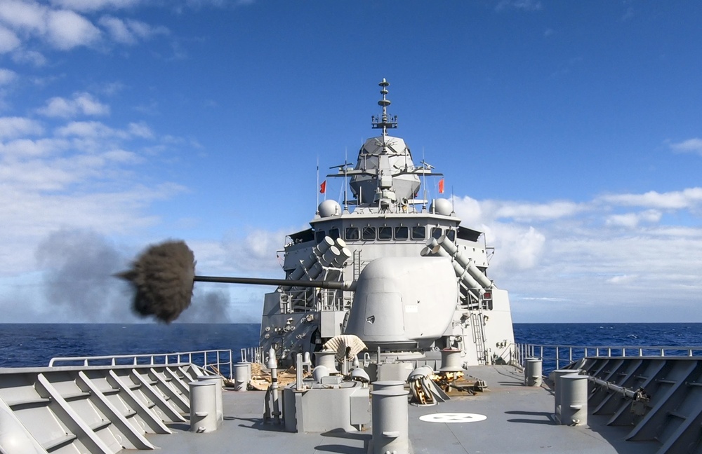 HMAS Arunta conducts a gunnery training on Ex RIMPAC20