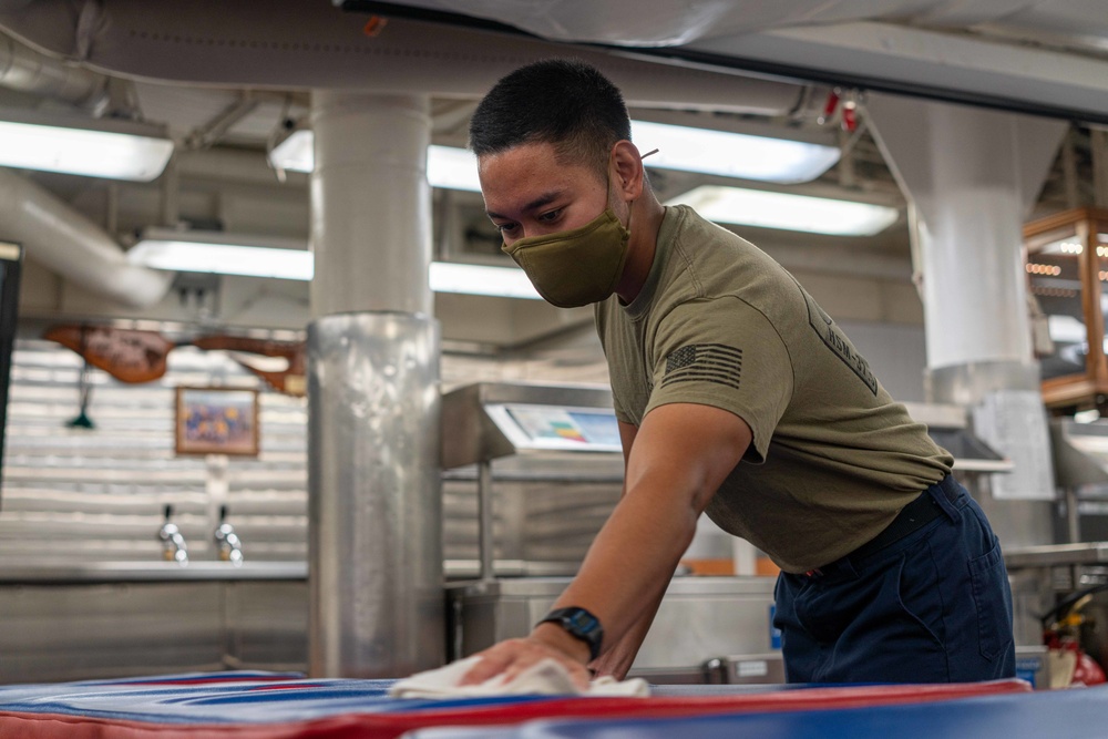USS Halsey Conducts Mess Decks Operations