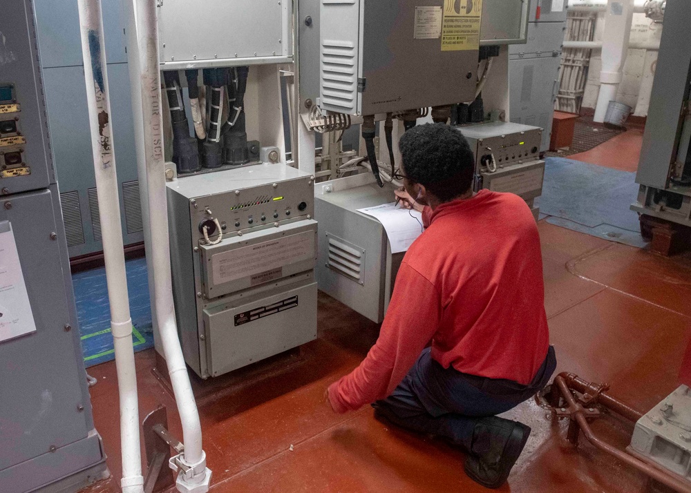 Information Systems Technicians Conduct Maintenance