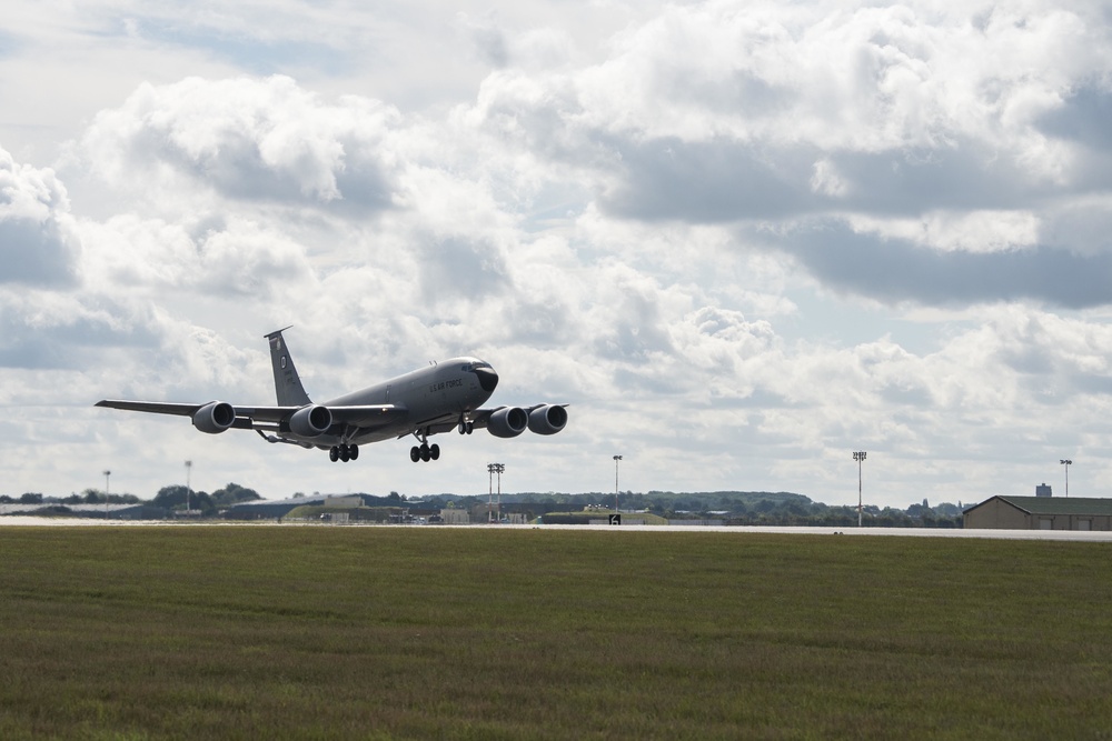 100th AMXS supports KC-135 flight operations