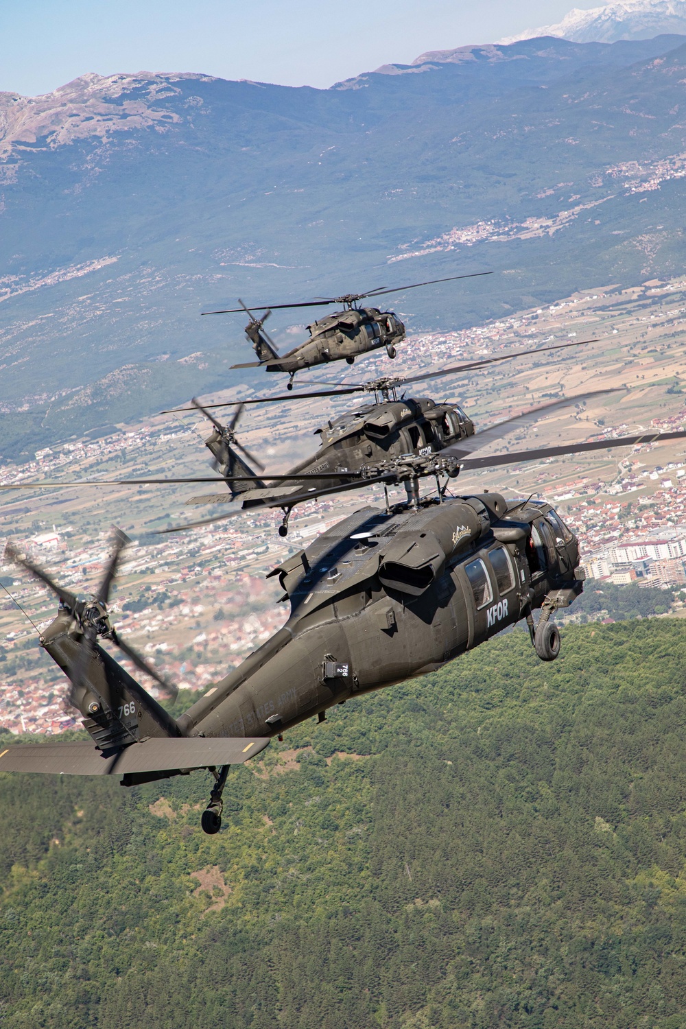 KFOR RC-E Aviation conduts multiship training