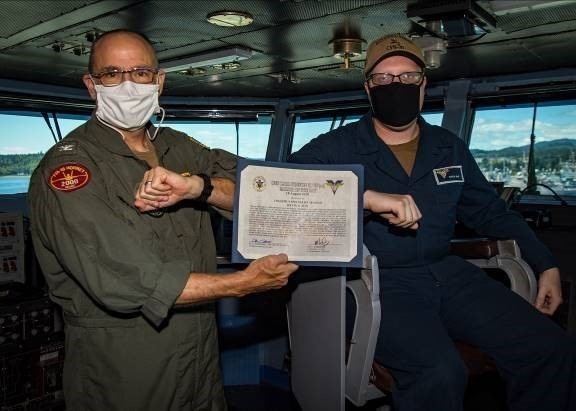 USS Carl Vinson (CVN 70) Sailor Receives Sailor of the Day Certificate