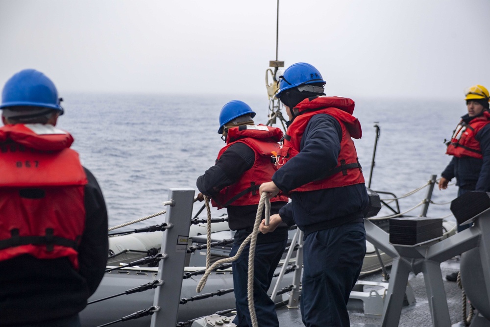 USS Thomas Hudner (DDG 116) Participates in Cross Deck and Small Boat Operations with Royal Canadian Navy